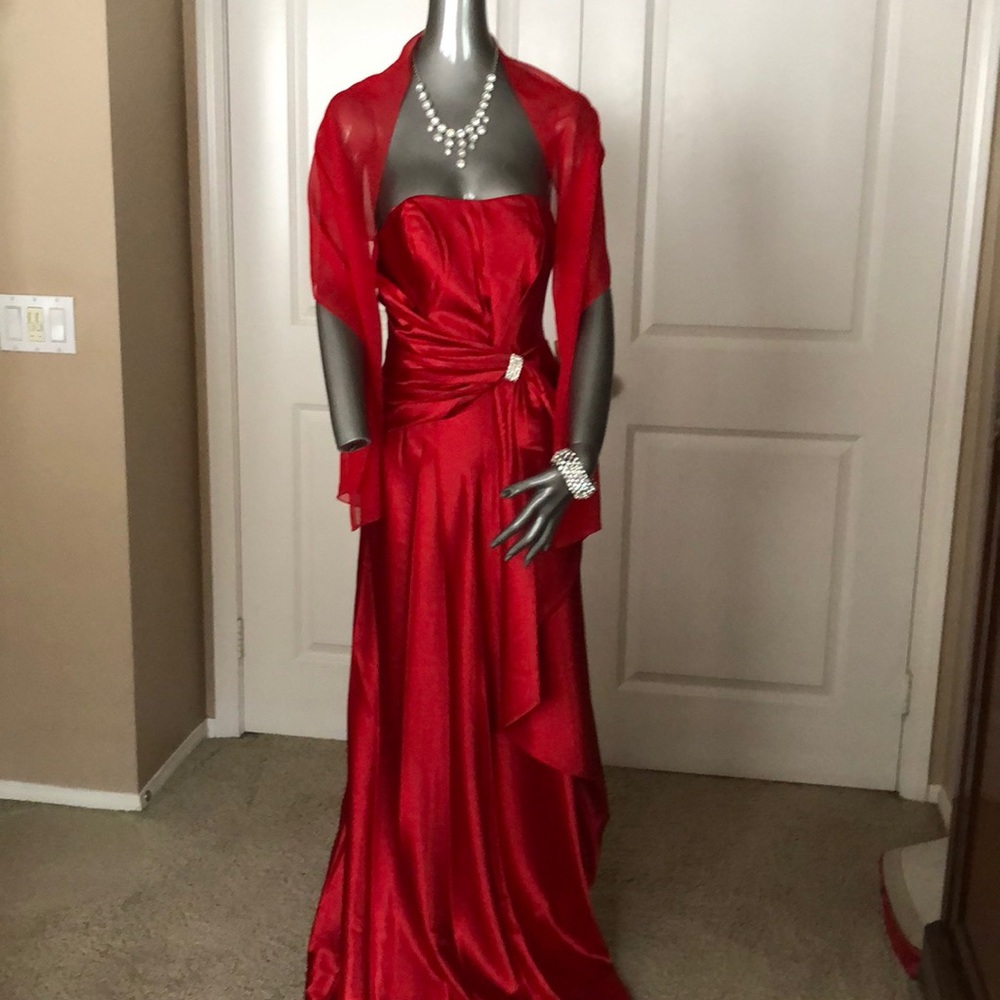 Cinderella Strapless Red Bridesmaid Prom Gown - Picture 2 of 10